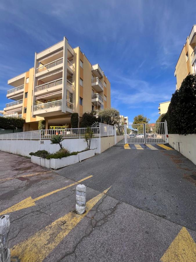 Apartment Antibes City-Center & Port Екстериор снимка
